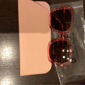 NEW! DIFF Sandra Pink Rose Square Sunglasses with vegan Case